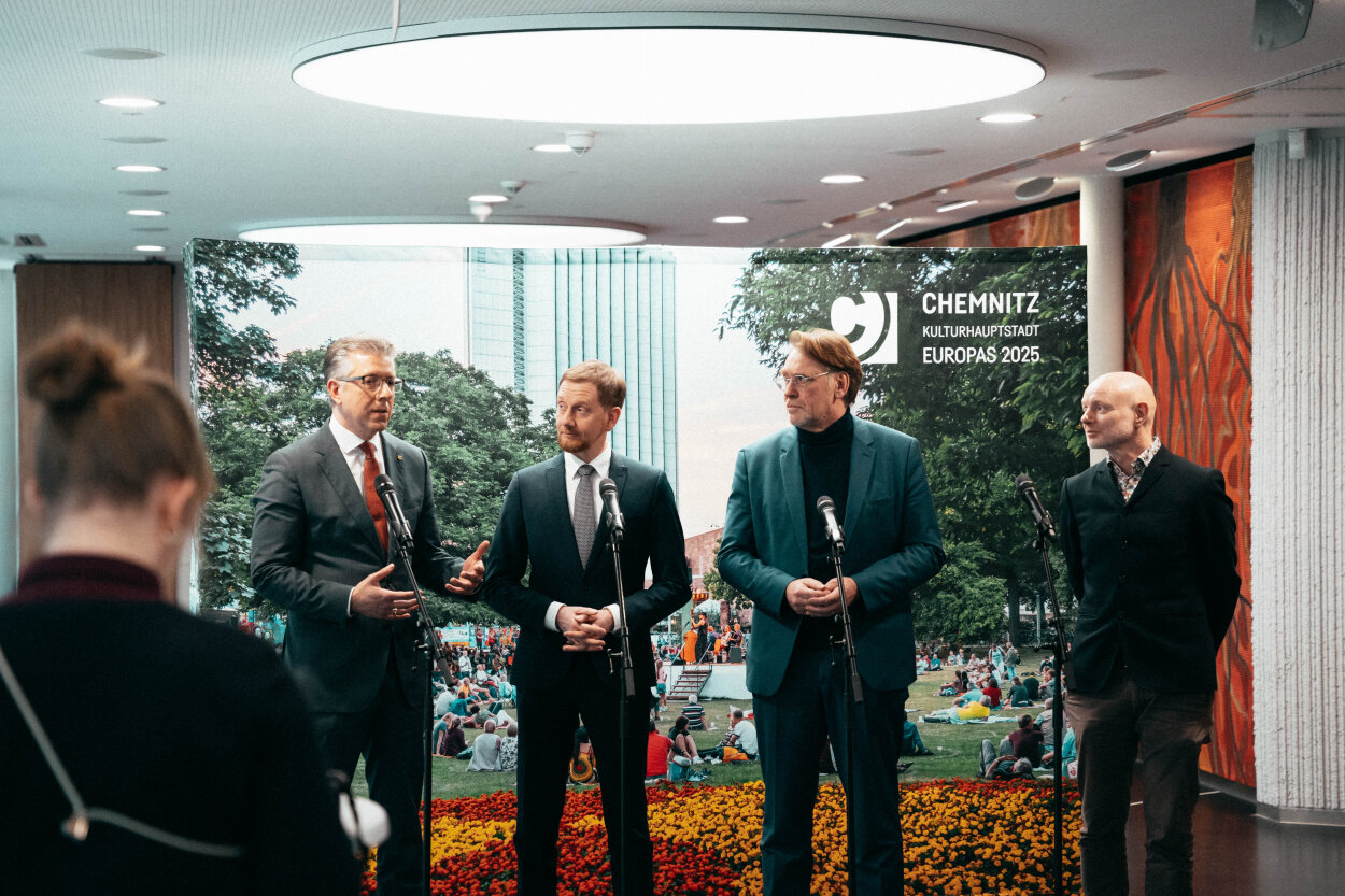 Pressekonferenz nach der  IMAG mit (von links): Bürgermeister Ralph Burghart, Ministerpräsident Michael Kretschmer, Andreas Görgen (Amtsleiter bei der Beauftragten der Bundesregierung für Kultur und Medien) und Programmgeschäftsführer Stefan Schmidtke. Foto: Ernesto Uhlmann