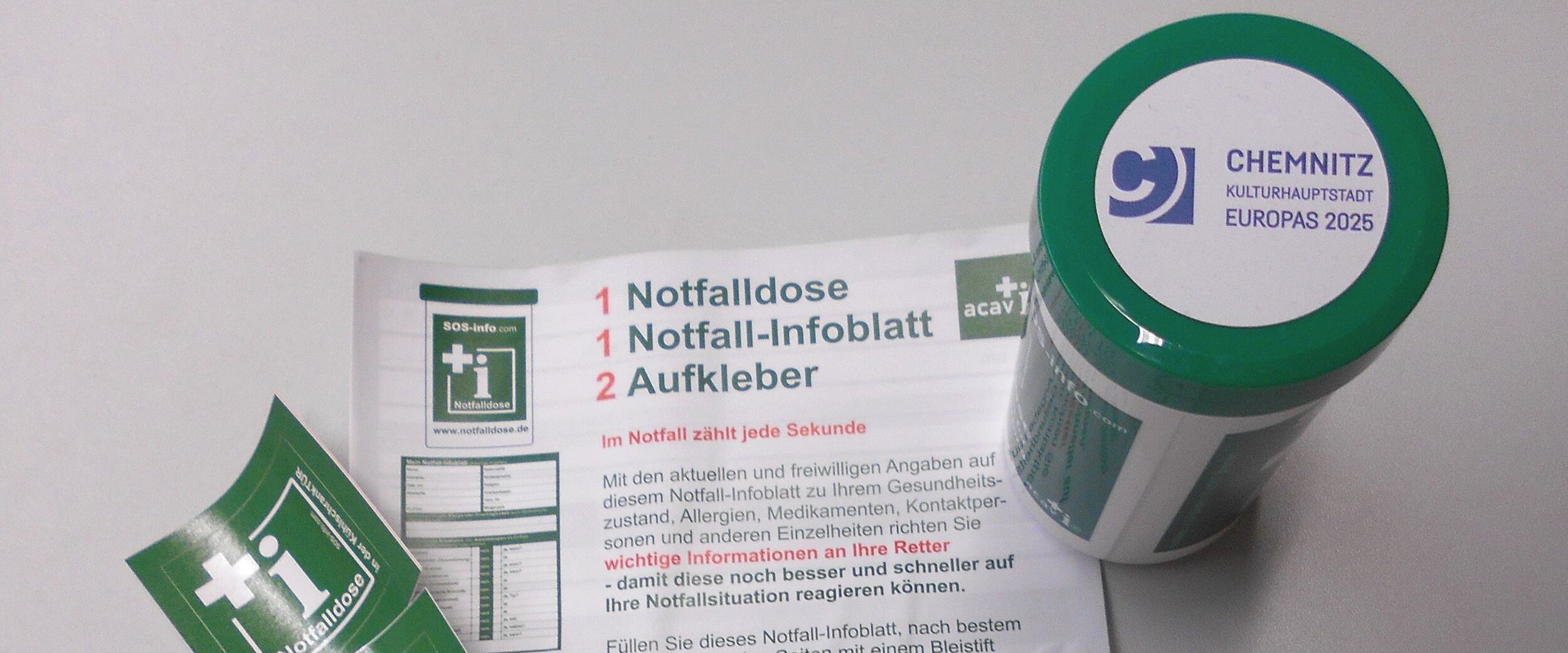 Die Notfalldose im heimischen Kühlschrank kann im Notfall Leben retten.