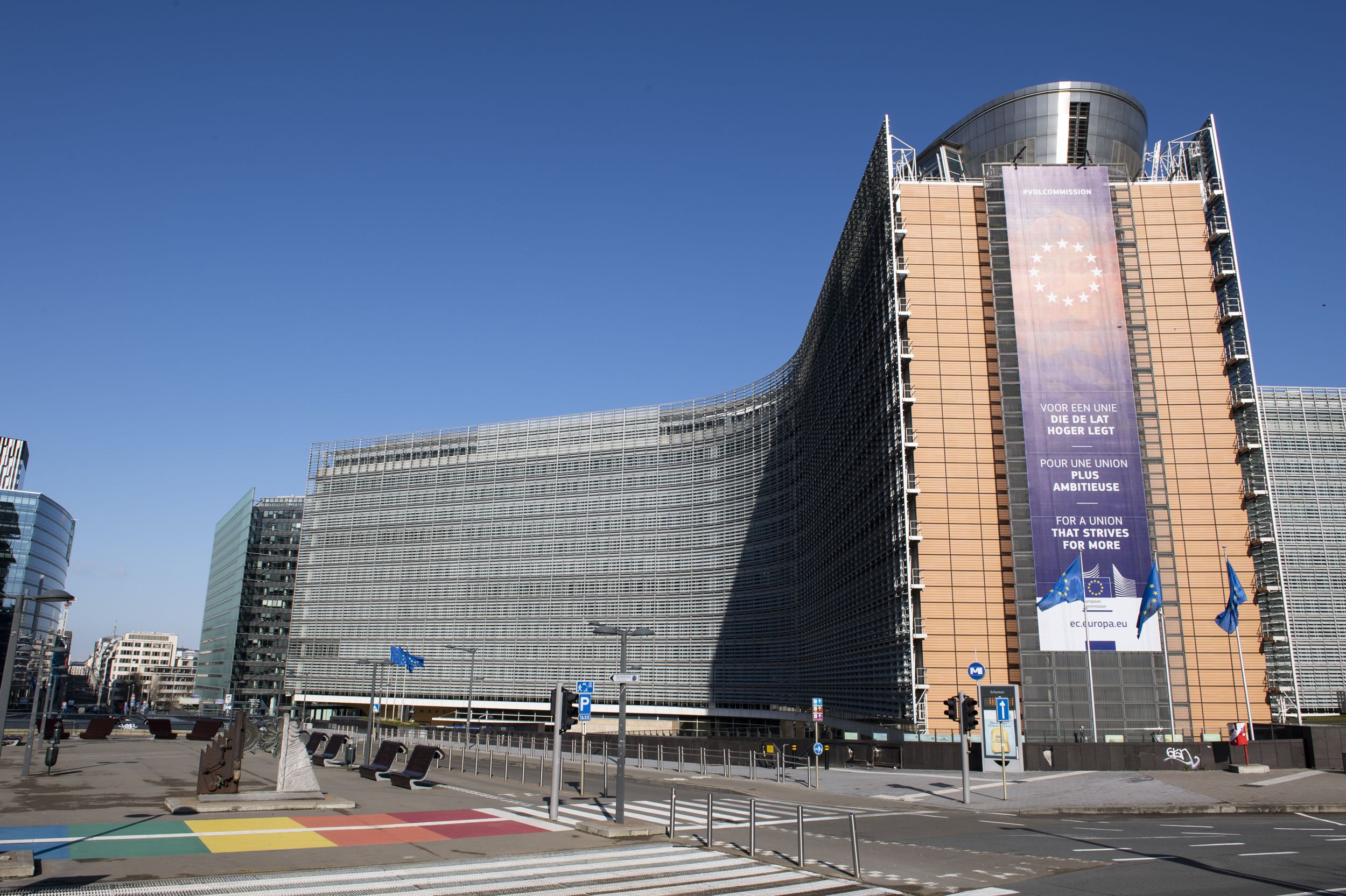 Even the European Commission building is cur-rently empty 