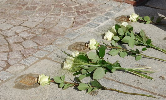 Stolpersteine für Siegfried, Lina und Albert Peretz