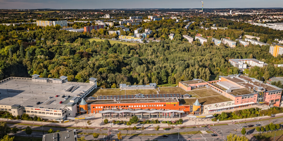 Die heutige Morgenleite mit Wäldern und Einkaufszentrum nördlich der Wladimir-Sagorski-Straße. 