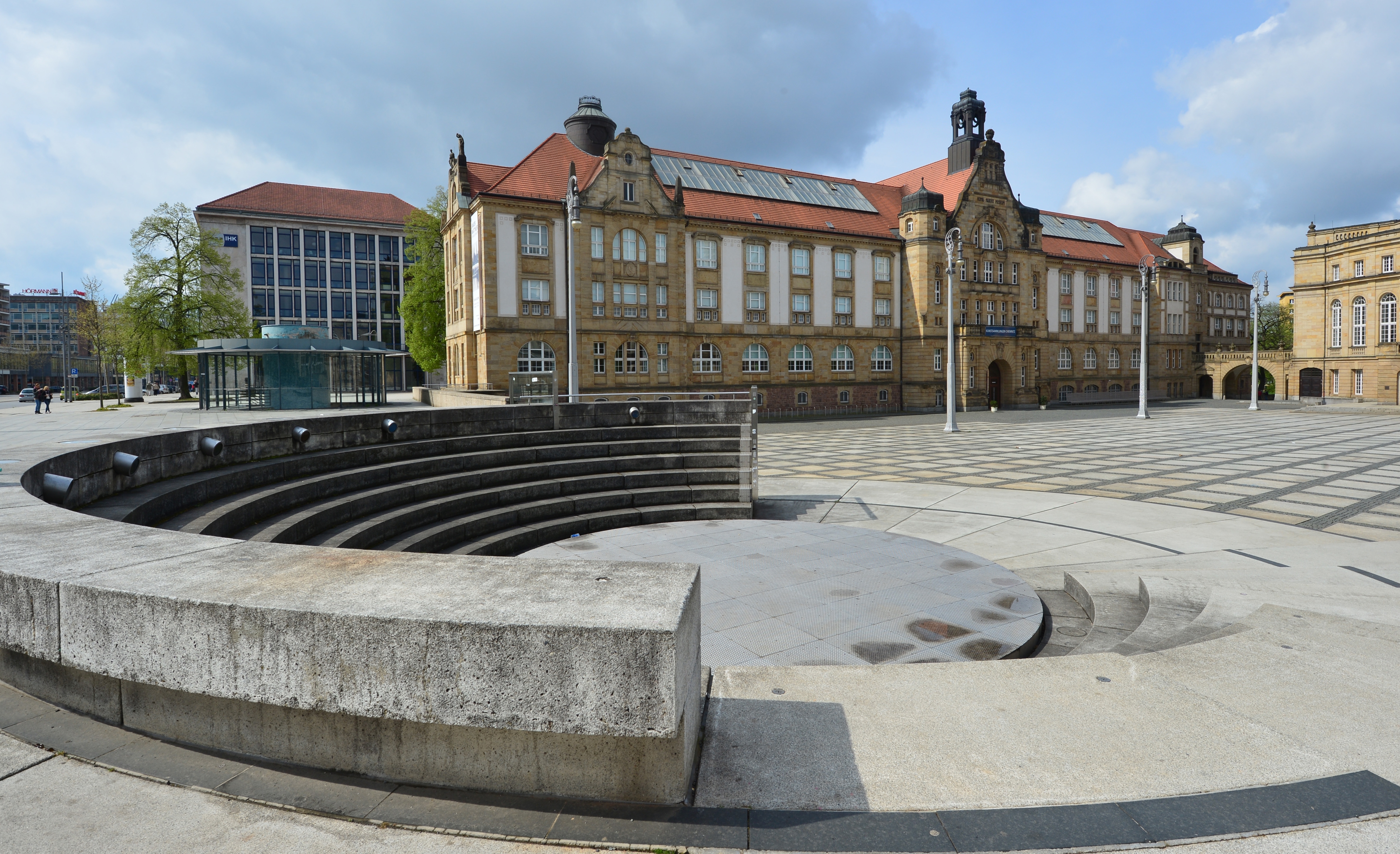 Die Kunstsammlungen am Theaterplatz.