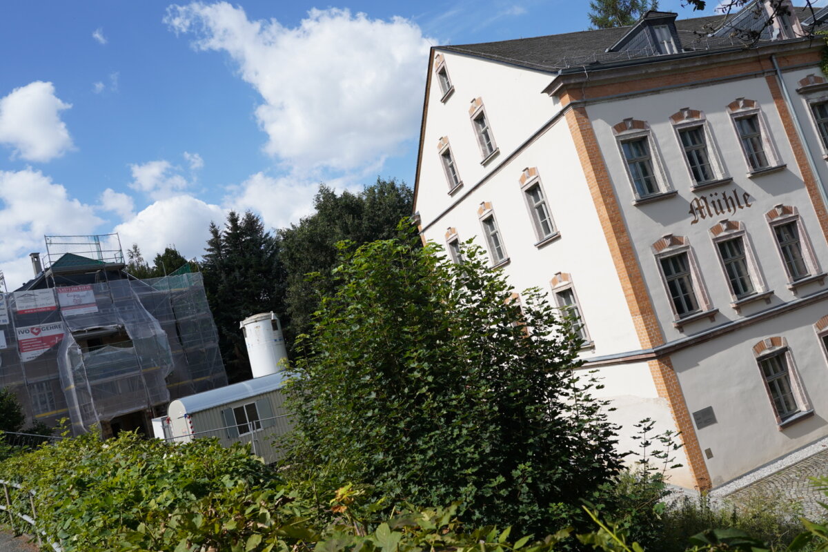 Das Karl Schmidt-Rottluff Haus und die benachbarte Mühle spielen im Kulturhauptstadtjahr als Interventionsfläche eine zentrale Rolle.