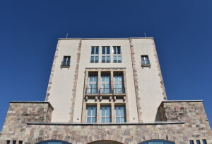 Der Marathonturm im Hauptstadion des Chemnitzer Sportforums.