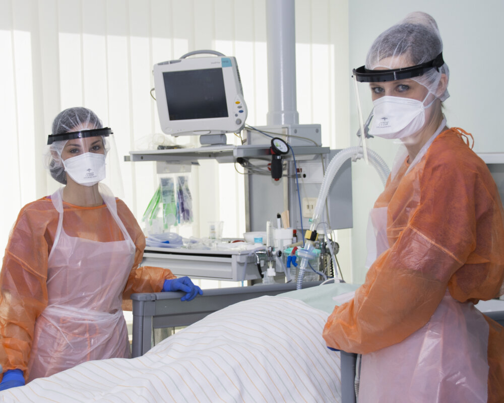 Die TU Chemnitz spendete die Gesichtsschilde auch an das DRK Krankenhaus Chemnitz-Rabenstein.